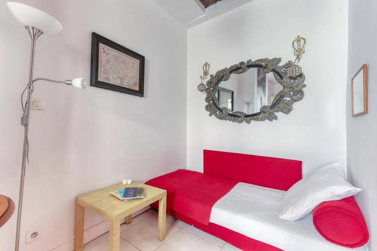 Parisian Cocoon 1Bdr Flat - Prime Loc Le Marais Apartment